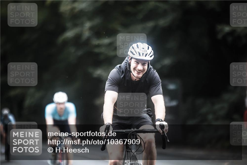 13.09.2026 - Stadtparktriathlon H.Heesch http://msf.ph/oto/10367909 13.09.2026 13:18:18 Radfahren 1329, 1367, 1397, 1417, 1443 meine-sportfotos.de