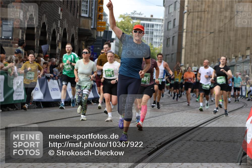 13.09.2026 - 21. swb-Marathon Bremen Strokosch-Dieckow http://msf.ph/oto/10367922 13.09.2026 13:35:53 Ziel 156, 607, 2041, 2090, 2318, 2356, 3055, 3087, 3226, 3621, 3704, 3780, 4326, 5308, 5661, 6315, 6418, 6465, 6466, 6644, 6649, 7285, 7377, 7597, 7675, 7700, 8401, 8530, 8816, 8915, 9784, 9845, 9862, 9887, 9892, 563, 1867, 2565, 3026, 3224, 3454, 3489, 4016, 5026, 5259, 5276, 5816, 6159, 6874, 6982, 7036, 7043, 7256, 7385, 7804, 8145, 8227, 8275, 8488, 9076, 9243, 9497, 13179 meine-sportfotos.de