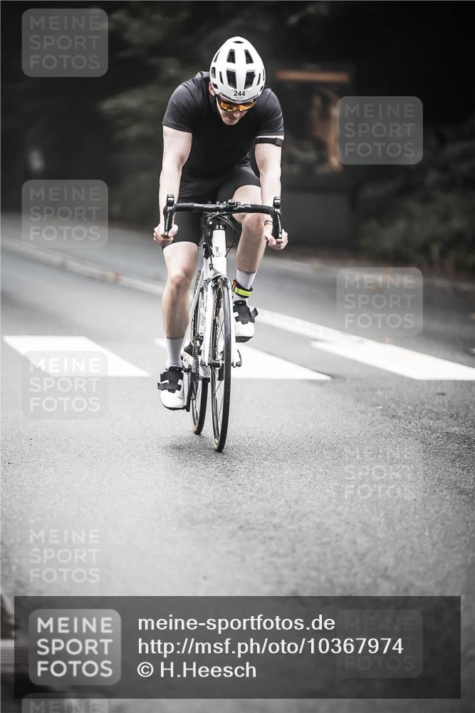 13.09.2026 - Stadtparktriathlon H.Heesch http://msf.ph/oto/10367974 13.09.2026 10:16:54 Radfahren 226, 244 meine-sportfotos.de