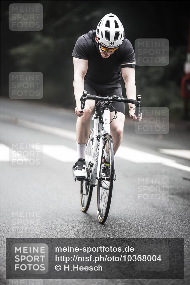 13.09.2026 - Stadtparktriathlon H.Heesch http://msf.ph/oto/10368004 13.09.2026 10:16:54 Radfahren 226, 244 meine-sportfotos.de