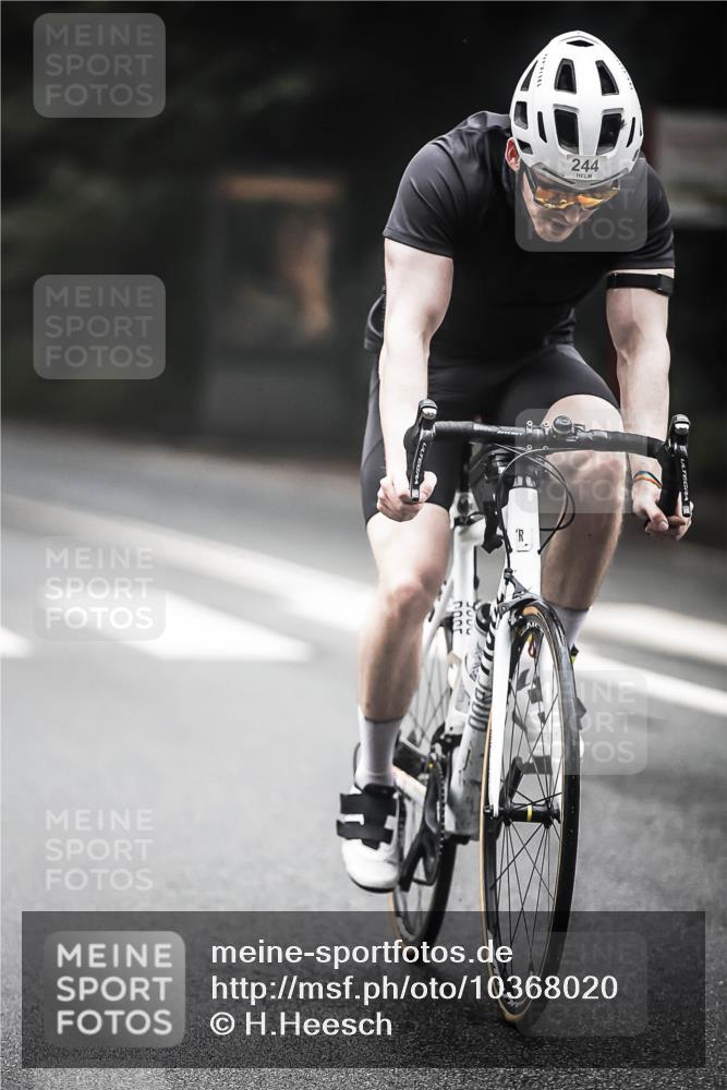 13.09.2026 - Stadtparktriathlon H.Heesch http://msf.ph/oto/10368020 13.09.2026 10:16:54 Radfahren 226, 244 meine-sportfotos.de