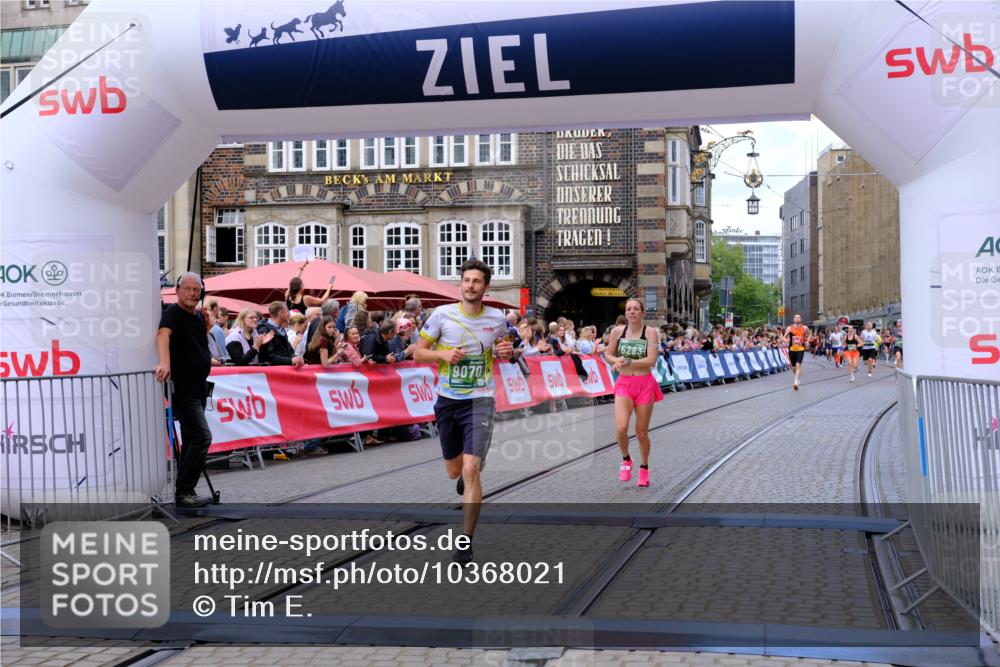 13.09.2026 - 21. swb-Marathon Bremen Tim E. http://msf.ph/oto/10368021 13.09.2026 13:05:03 Ziel 1712, 2646, 2956, 5283, 5674, 7538, 7814, 8054, 8701, 9070, 9306, 9495, 9689, 13187 meine-sportfotos.de