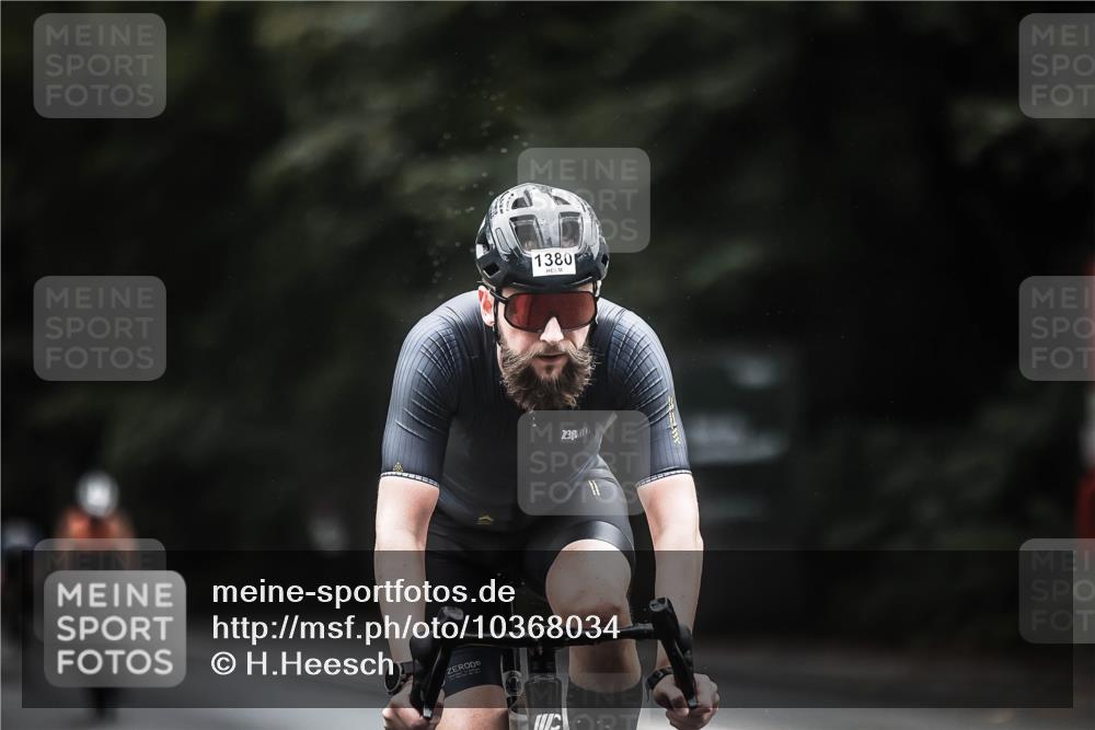 13.09.2026 - Stadtparktriathlon H.Heesch http://msf.ph/oto/10368034 13.09.2026 13:18:36 Radfahren 1288, 1336, 1357, 1380, 1393, 1456 meine-sportfotos.de