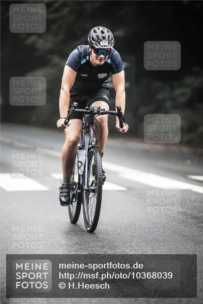 13.09.2026 - Stadtparktriathlon H.Heesch http://msf.ph/oto/10368039 13.09.2026 10:16:59 Radfahren 226, 244 meine-sportfotos.de
