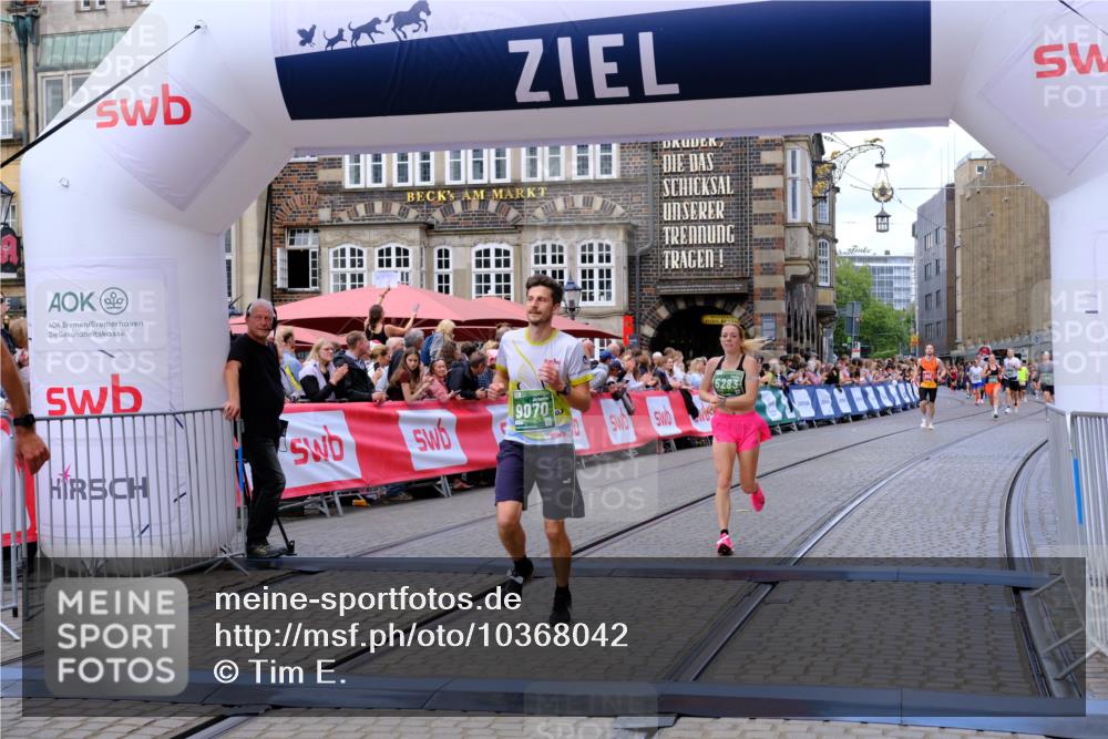 13.09.2026 - 21. swb-Marathon Bremen Tim E. http://msf.ph/oto/10368042 13.09.2026 13:05:03 Ziel 1712, 2646, 2956, 5283, 5674, 7538, 7814, 8054, 8701, 9070, 9306, 9495, 9689, 13187 meine-sportfotos.de