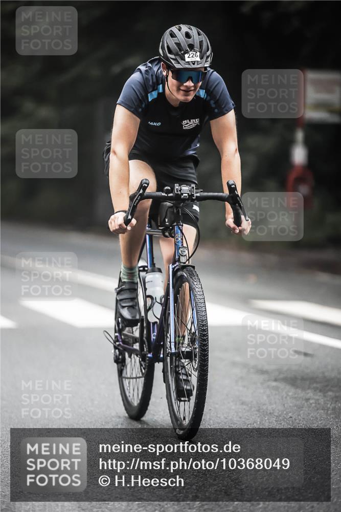 13.09.2026 - Stadtparktriathlon H.Heesch http://msf.ph/oto/10368049 13.09.2026 10:16:59 Radfahren 226, 244 meine-sportfotos.de