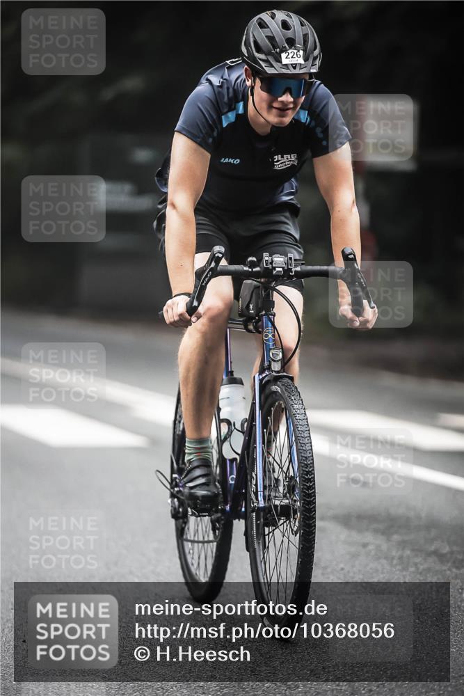 13.09.2026 - Stadtparktriathlon H.Heesch http://msf.ph/oto/10368056 13.09.2026 10:16:59 Radfahren 226, 244 meine-sportfotos.de