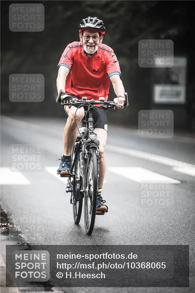 13.09.2026 - Stadtparktriathlon H.Heesch http://msf.ph/oto/10368065 13.09.2026 10:17:08 Radfahren 245, 269 meine-sportfotos.de