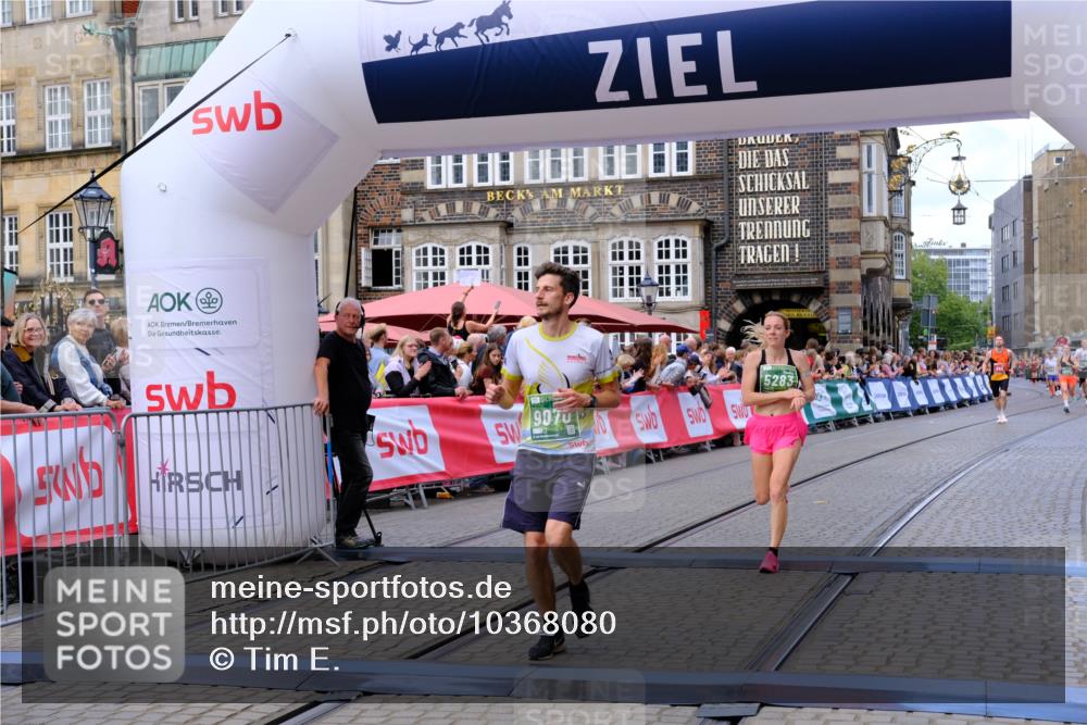 13.09.2026 - 21. swb-Marathon Bremen Tim E. http://msf.ph/oto/10368080 13.09.2026 13:05:03 Ziel 1712, 2646, 2956, 5283, 5674, 7538, 7814, 8054, 8701, 9070, 9306, 9495, 9689, 13187 meine-sportfotos.de