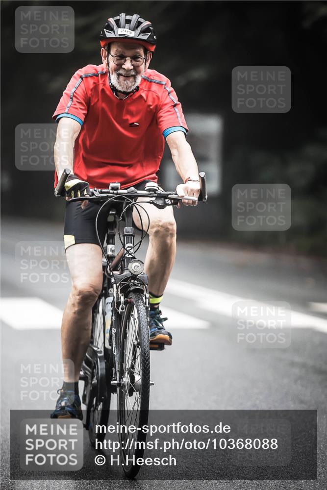 13.09.2026 - Stadtparktriathlon H.Heesch http://msf.ph/oto/10368088 13.09.2026 10:17:08 Radfahren 245, 269 meine-sportfotos.de