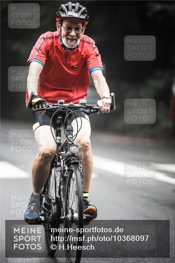 13.09.2026 - Stadtparktriathlon H.Heesch http://msf.ph/oto/10368097 13.09.2026 10:17:08 Radfahren 245, 269 meine-sportfotos.de