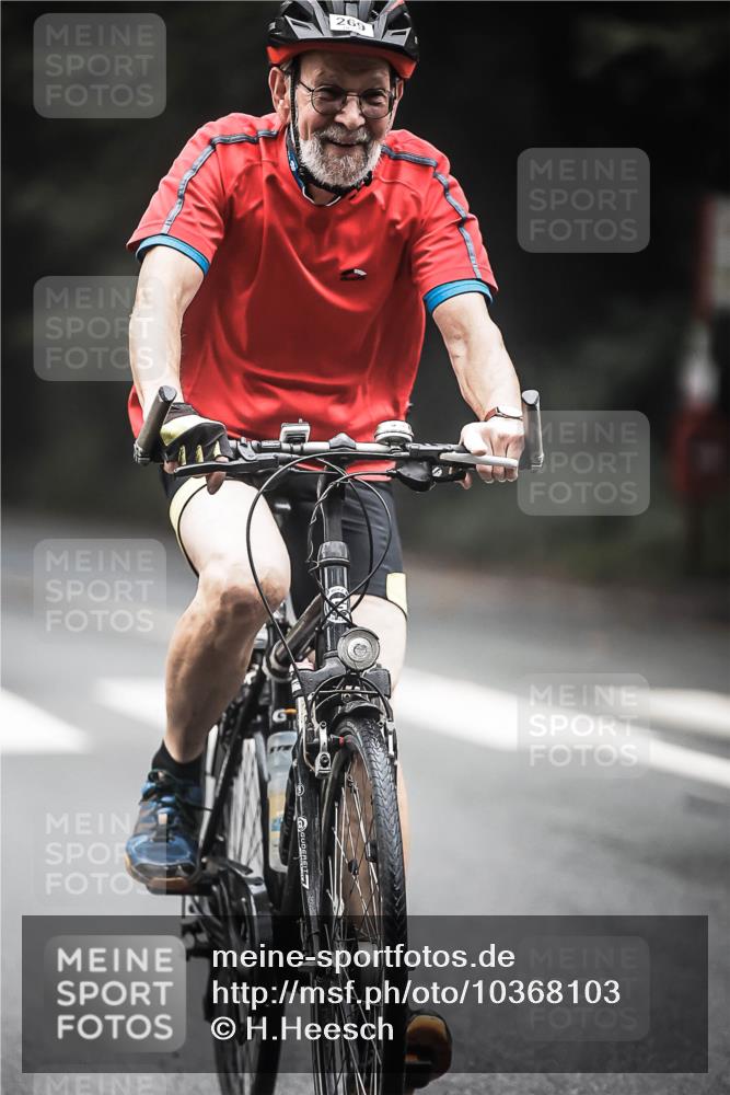 13.09.2026 - Stadtparktriathlon H.Heesch http://msf.ph/oto/10368103 13.09.2026 10:17:08 Radfahren 245, 269 meine-sportfotos.de
