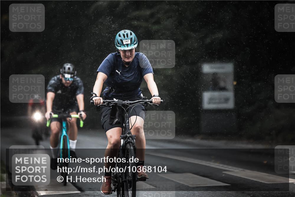 13.09.2026 - Stadtparktriathlon H.Heesch http://msf.ph/oto/10368104 13.09.2026 12:03:02 Radfahren 747, 905, 927, 948, 950, 1059 meine-sportfotos.de