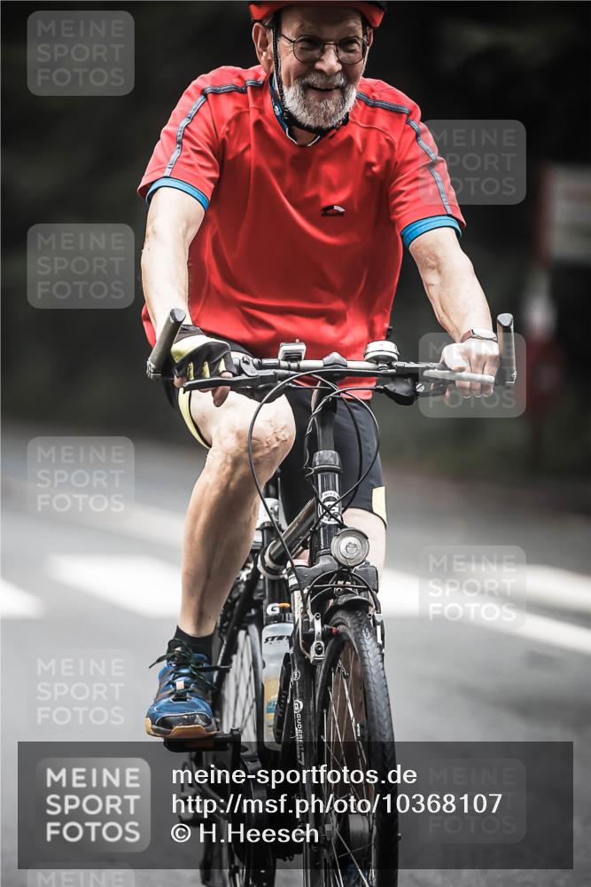 13.09.2026 - Stadtparktriathlon H.Heesch http://msf.ph/oto/10368107 13.09.2026 10:17:09 Radfahren 245, 269 meine-sportfotos.de