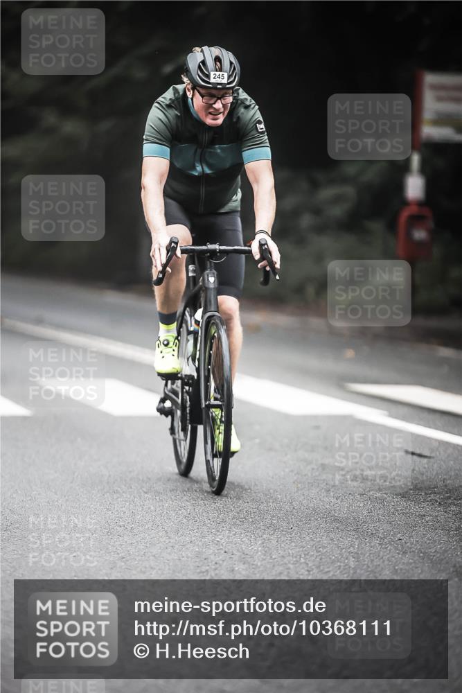 13.09.2026 - Stadtparktriathlon H.Heesch http://msf.ph/oto/10368111 13.09.2026 10:17:13 Radfahren 241, 245, 269 meine-sportfotos.de