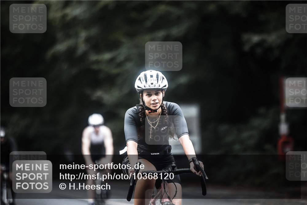 13.09.2026 - Stadtparktriathlon H.Heesch http://msf.ph/oto/10368120 13.09.2026 13:18:57 Radfahren 1237, 1243, 1314, 1363, 1392, 1438, 1442, 1468 meine-sportfotos.de