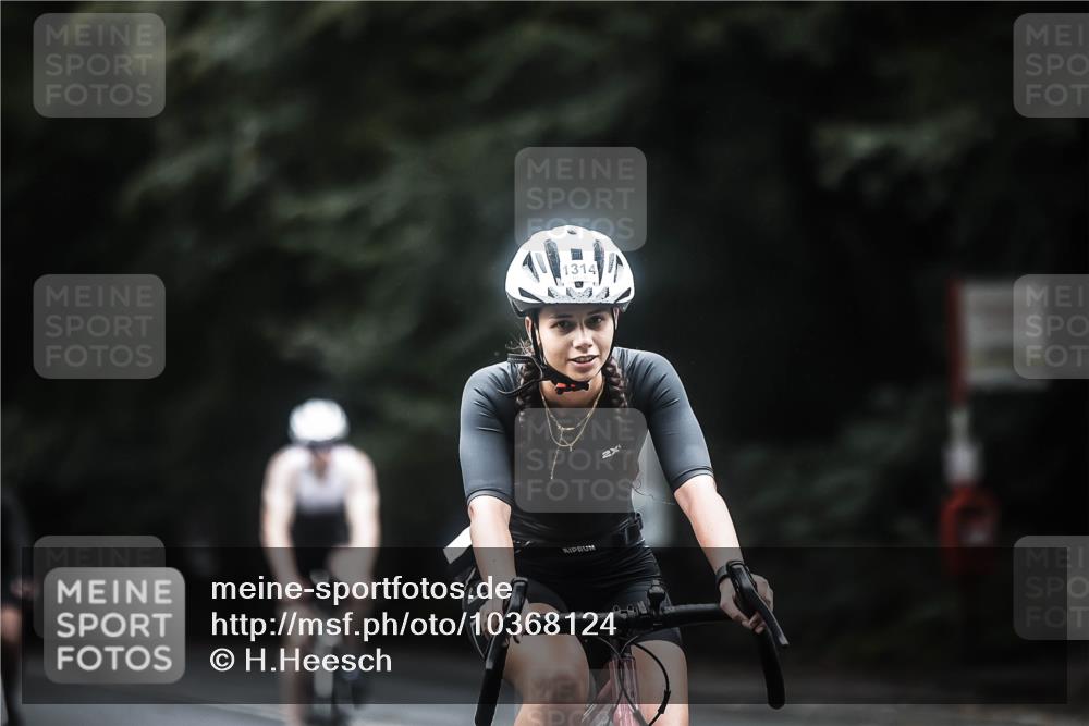 13.09.2026 - Stadtparktriathlon H.Heesch http://msf.ph/oto/10368124 13.09.2026 13:18:57 Radfahren 1237, 1243, 1314, 1363, 1392, 1438, 1442, 1468 meine-sportfotos.de