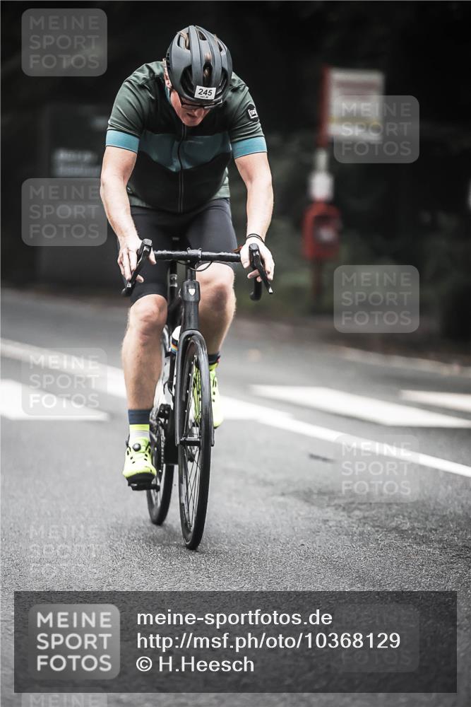 13.09.2026 - Stadtparktriathlon H.Heesch http://msf.ph/oto/10368129 13.09.2026 10:17:14 Radfahren 241, 245, 269 meine-sportfotos.de