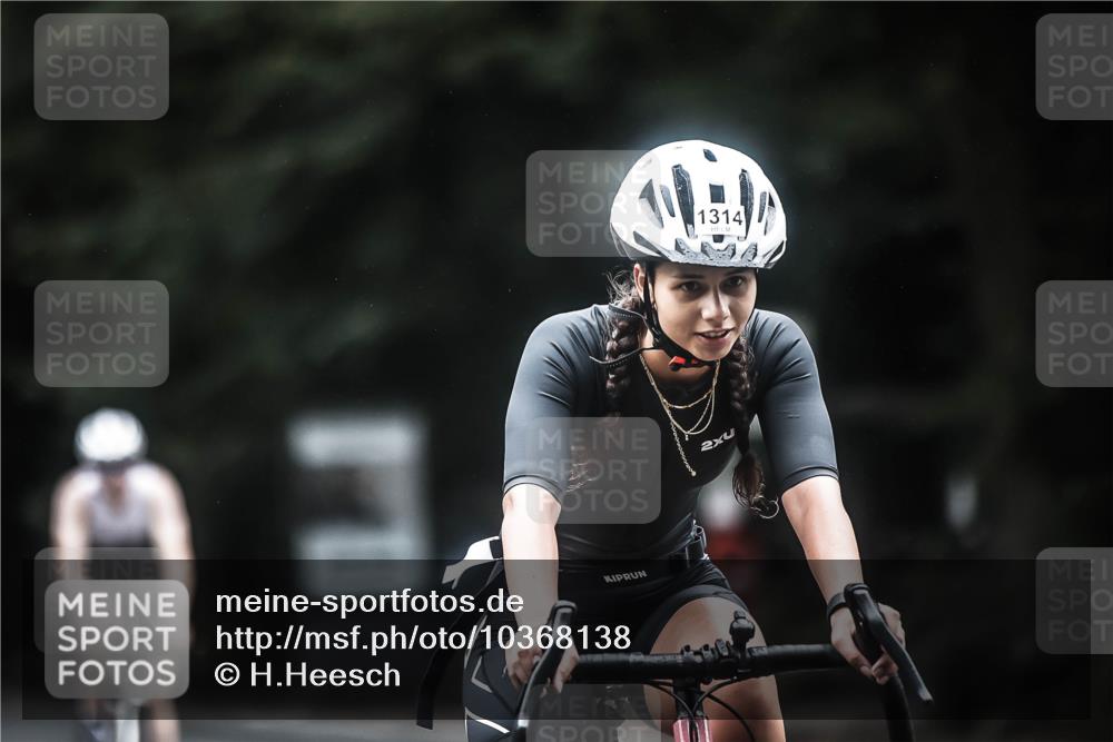 13.09.2026 - Stadtparktriathlon H.Heesch http://msf.ph/oto/10368138 13.09.2026 13:18:57 Radfahren 1237, 1243, 1314, 1363, 1392, 1438, 1442, 1468 meine-sportfotos.de