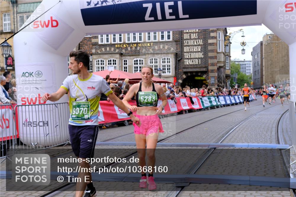 13.09.2026 - 21. swb-Marathon Bremen Tim E. http://msf.ph/oto/10368160 13.09.2026 13:05:04 Ziel 1712, 2646, 2956, 5283, 5674, 6708, 7538, 7814, 8054, 8701, 9070, 9306, 9495, 9689, 13187 meine-sportfotos.de