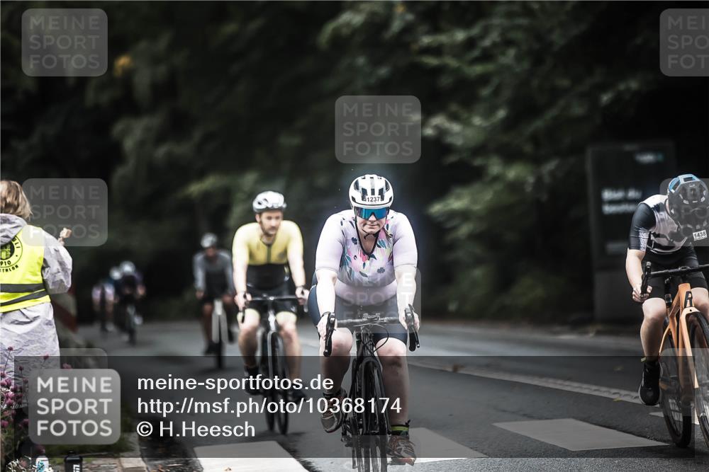 13.09.2026 - Stadtparktriathlon H.Heesch http://msf.ph/oto/10368174 13.09.2026 13:19:02 Radfahren 1212, 1237, 1243, 1314, 1326, 1338, 1438, 1442 meine-sportfotos.de