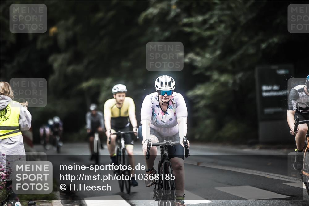 13.09.2026 - Stadtparktriathlon H.Heesch http://msf.ph/oto/10368185 13.09.2026 13:19:02 Radfahren 1212, 1237, 1243, 1314, 1326, 1338, 1438, 1442 meine-sportfotos.de