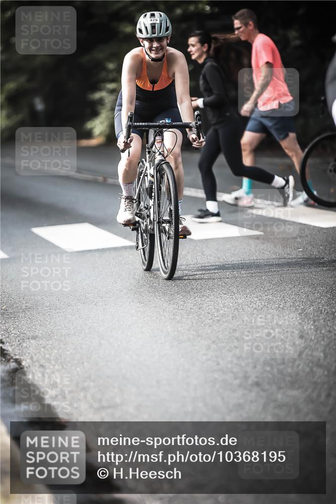 13.09.2026 - Stadtparktriathlon H.Heesch http://msf.ph/oto/10368195 13.09.2026 10:45:53 Radfahren 406, 429, 487, 543, 550 meine-sportfotos.de