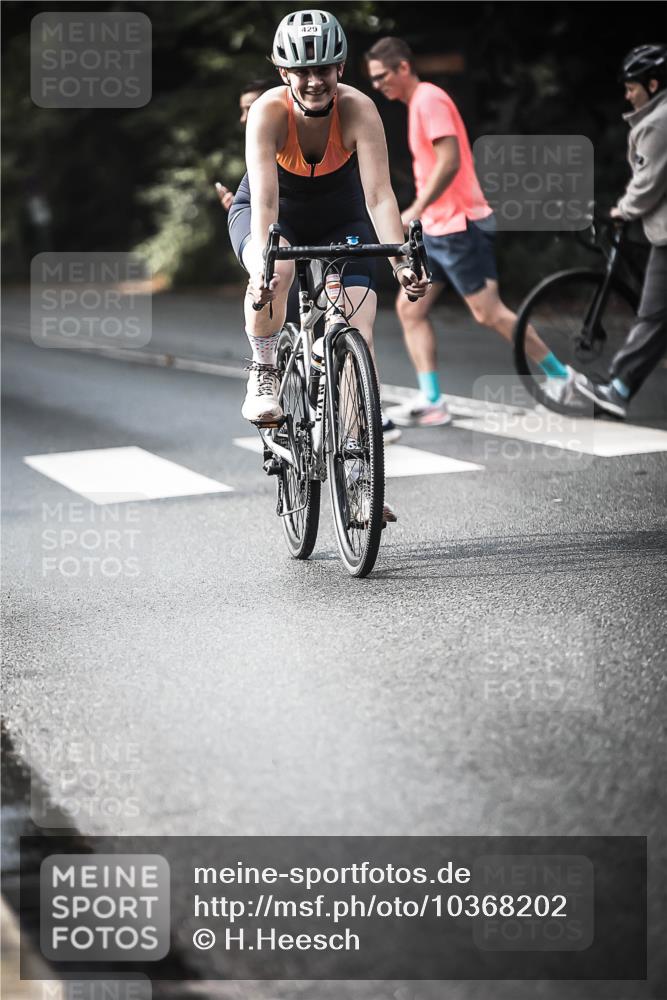 13.09.2026 - Stadtparktriathlon H.Heesch http://msf.ph/oto/10368202 13.09.2026 10:45:53 Radfahren 406, 429, 487, 543, 550 meine-sportfotos.de