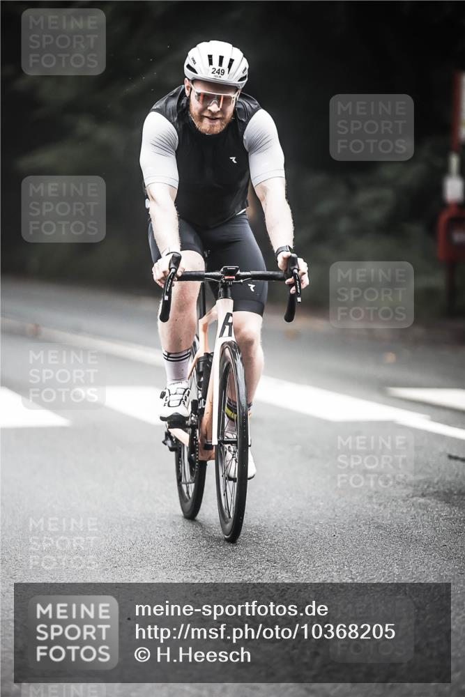 13.09.2026 - Stadtparktriathlon H.Heesch http://msf.ph/oto/10368205 13.09.2026 10:17:22 Radfahren 215, 241, 249, 292 meine-sportfotos.de