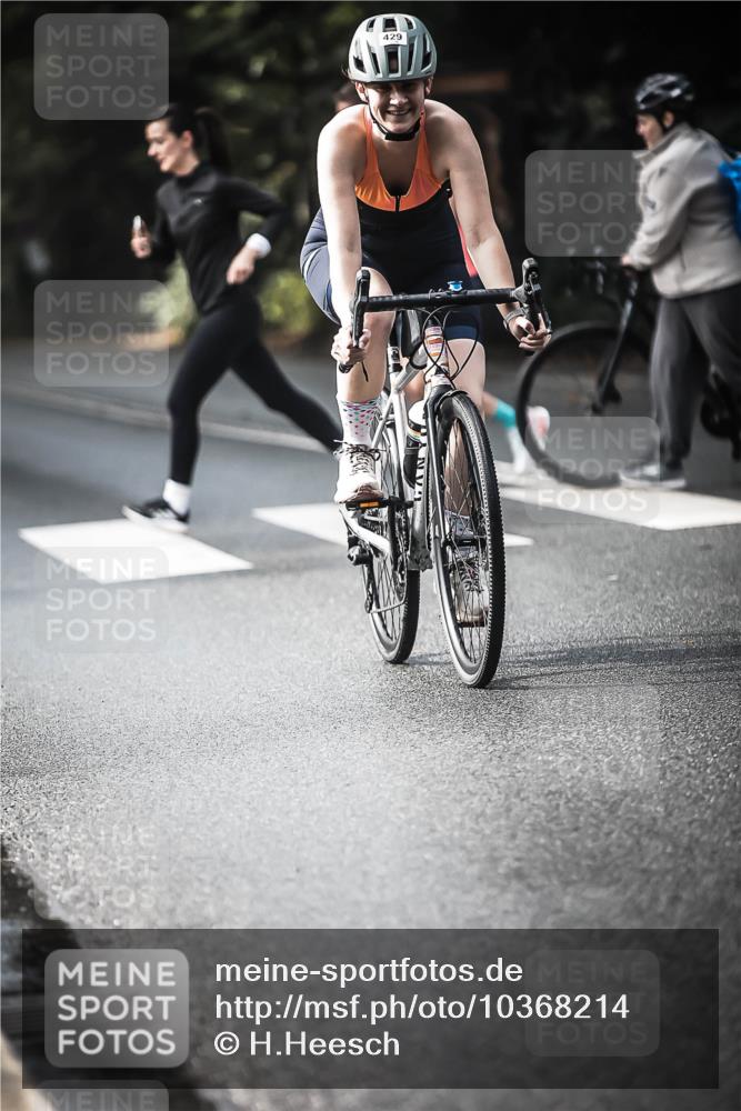 13.09.2026 - Stadtparktriathlon H.Heesch http://msf.ph/oto/10368214 13.09.2026 10:45:53 Radfahren 406, 429, 487, 543, 550 meine-sportfotos.de
