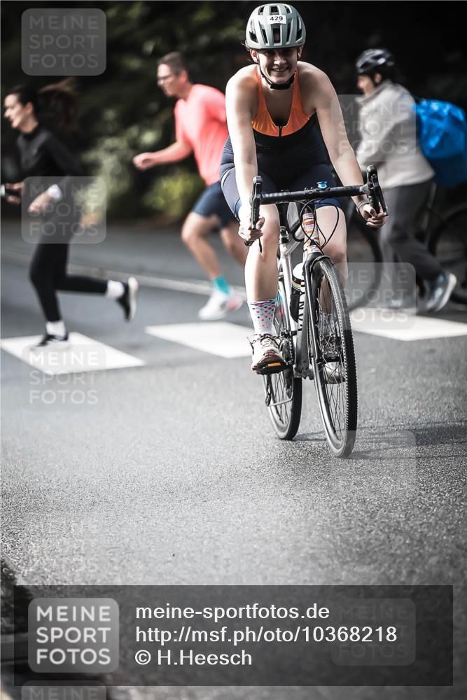 13.09.2026 - Stadtparktriathlon H.Heesch http://msf.ph/oto/10368218 13.09.2026 10:45:53 Radfahren 406, 429, 487, 543, 550 meine-sportfotos.de