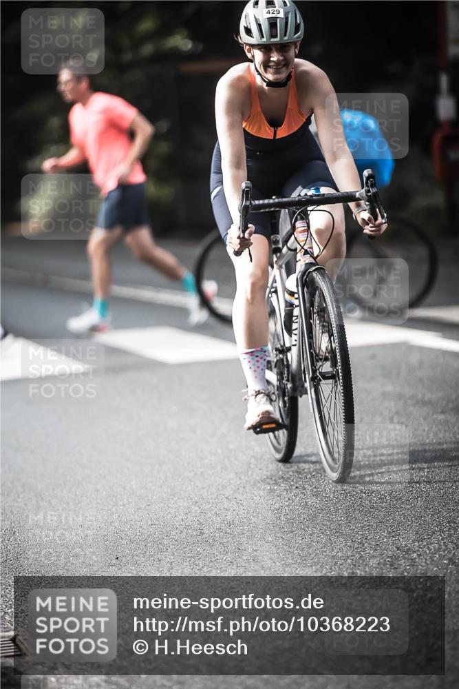 13.09.2026 - Stadtparktriathlon H.Heesch http://msf.ph/oto/10368223 13.09.2026 10:45:53 Radfahren 406, 429, 487, 543, 550 meine-sportfotos.de