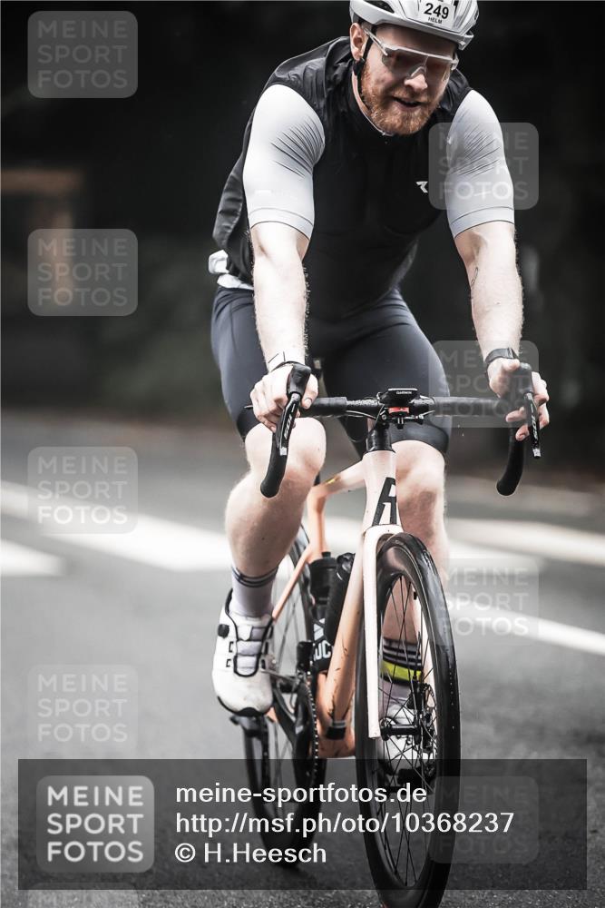 13.09.2026 - Stadtparktriathlon H.Heesch http://msf.ph/oto/10368237 13.09.2026 10:17:22 Radfahren 215, 241, 249, 292 meine-sportfotos.de