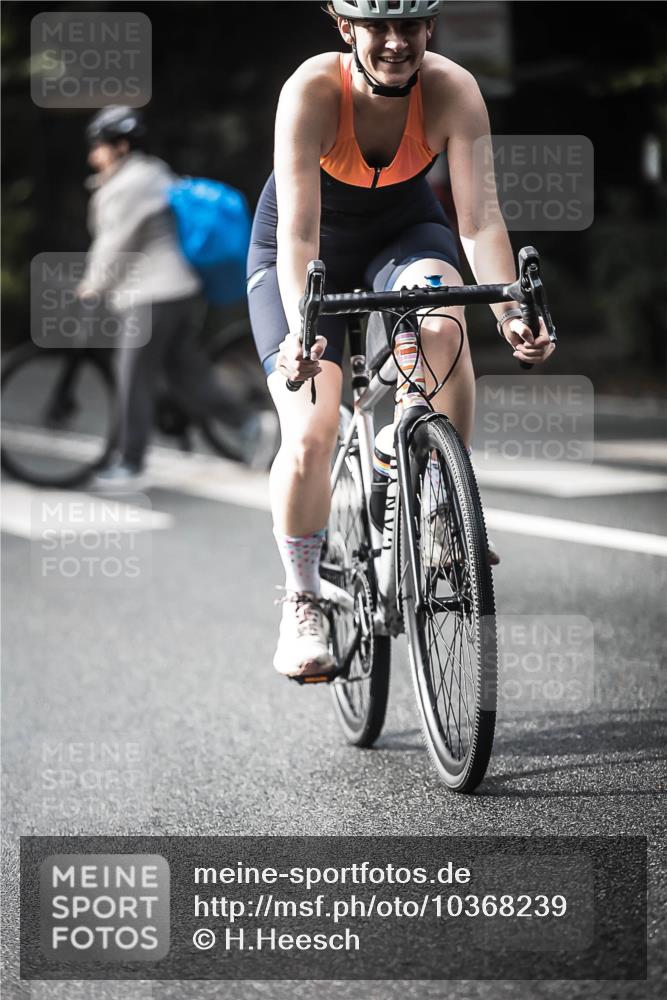 13.09.2026 - Stadtparktriathlon H.Heesch http://msf.ph/oto/10368239 13.09.2026 10:45:54 Radfahren 406, 429, 487, 543, 550 meine-sportfotos.de