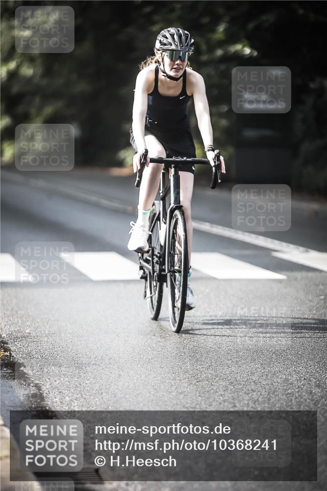13.09.2026 - Stadtparktriathlon H.Heesch http://msf.ph/oto/10368241 13.09.2026 10:46:04 Radfahren 361, 566, 571 meine-sportfotos.de