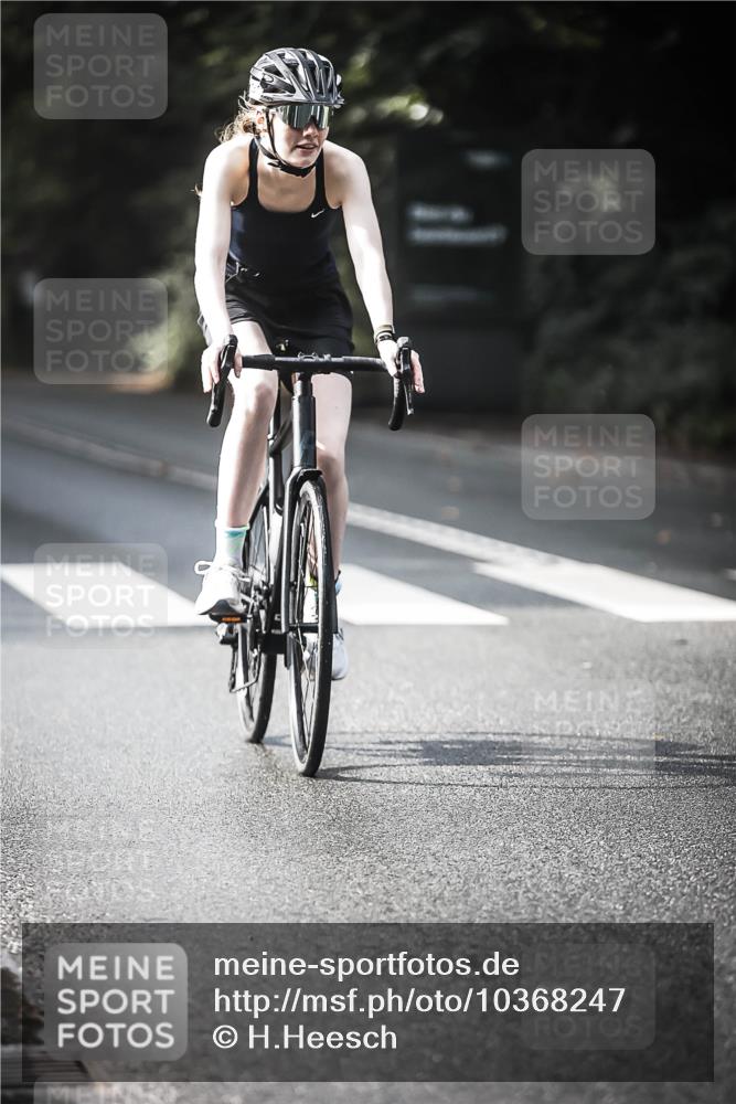 13.09.2026 - Stadtparktriathlon H.Heesch http://msf.ph/oto/10368247 13.09.2026 10:46:04 Radfahren 361, 566, 571 meine-sportfotos.de