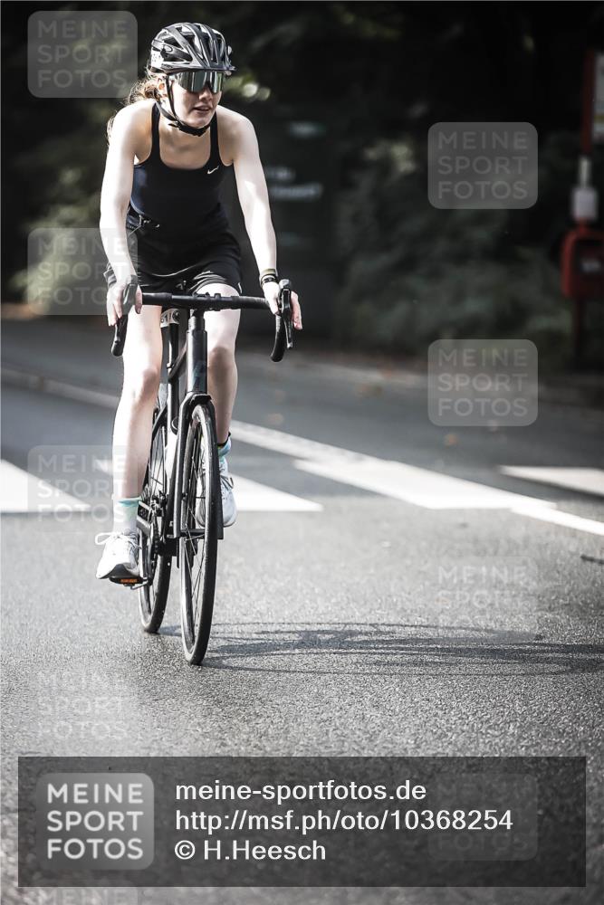 13.09.2026 - Stadtparktriathlon H.Heesch http://msf.ph/oto/10368254 13.09.2026 10:46:04 Radfahren 361, 566, 571 meine-sportfotos.de