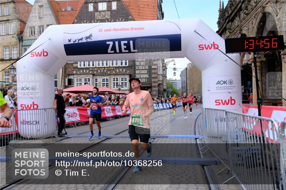 13.09.2026 - 21. swb-Marathon Bremen Tim E. http://msf.ph/oto/10368256 13.09.2026 13:05:18 Ziel 1336, 1822, 2297, 2646, 3196, 4729, 5674, 6708, 7538, 8054, 9306, 9495, 13187 meine-sportfotos.de