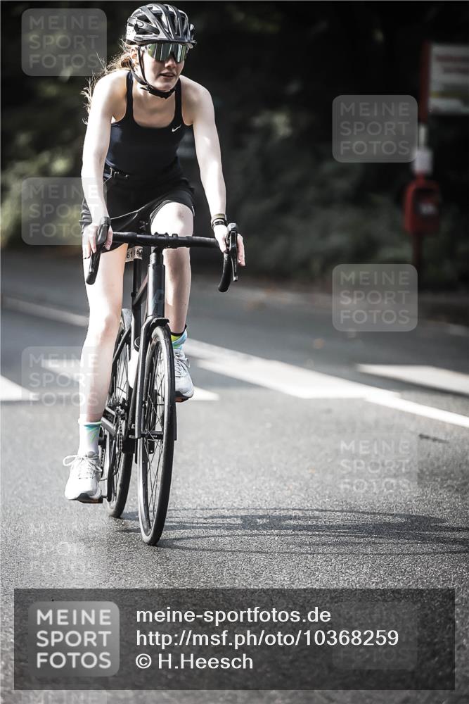 13.09.2026 - Stadtparktriathlon H.Heesch http://msf.ph/oto/10368259 13.09.2026 10:46:04 Radfahren 361, 566, 571 meine-sportfotos.de