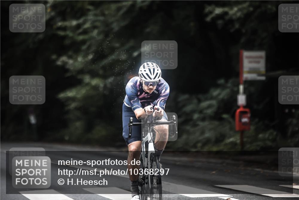 13.09.2026 - Stadtparktriathlon H.Heesch http://msf.ph/oto/10368297 13.09.2026 13:19:09 Radfahren 1212, 1229, 1326, 1338, 1471 meine-sportfotos.de