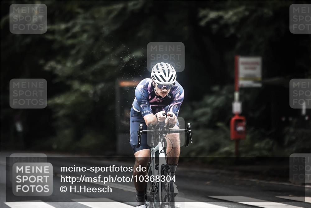 13.09.2026 - Stadtparktriathlon H.Heesch http://msf.ph/oto/10368304 13.09.2026 13:19:09 Radfahren 1212, 1229, 1326, 1338, 1471 meine-sportfotos.de