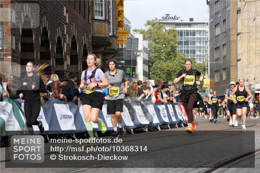 13.09.2026 - 21. swb-Marathon Bremen Strokosch-Dieckow http://msf.ph/oto/10368314 13.09.2026 11:00:36 Ziel 10144, 10677, 10801, 10810, 11016, 11045, 11129, 11524, 11525, 11547, 11587, 11588, 11589, 11623, 11907, 12105, 12106, 12190, 12291, 12352, 12394, 12530, 12531, 10263, 10306, 10367, 10368, 10857, 11055, 11162, 11343, 11475, 11556, 11687, 11797, 11804, 11819, 11838, 11959, 12006, 12397, 12430 meine-sportfotos.de
