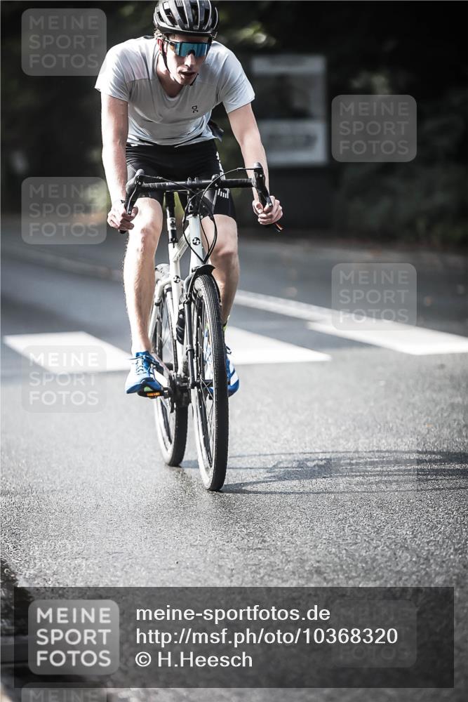 13.09.2026 - Stadtparktriathlon H.Heesch http://msf.ph/oto/10368320 13.09.2026 10:46:07 Radfahren 351, 361, 372, 432, 566, 571 meine-sportfotos.de