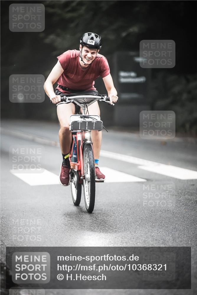 13.09.2026 - Stadtparktriathlon H.Heesch http://msf.ph/oto/10368321 13.09.2026 10:17:29 Radfahren 215, 228, 292, 317 meine-sportfotos.de