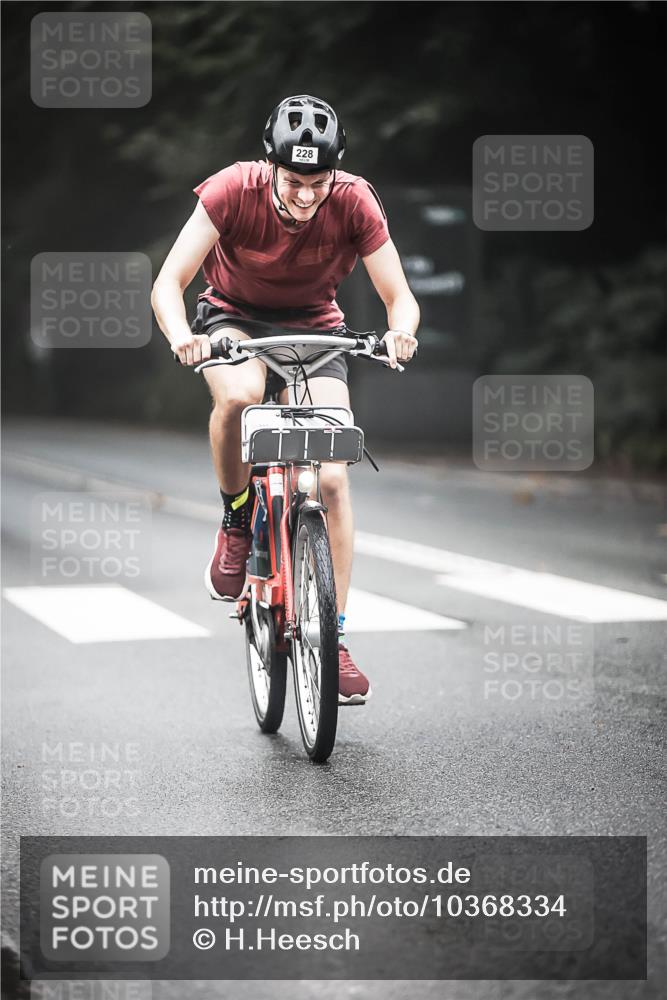 13.09.2026 - Stadtparktriathlon H.Heesch http://msf.ph/oto/10368334 13.09.2026 10:17:29 Radfahren 215, 228, 292, 317 meine-sportfotos.de