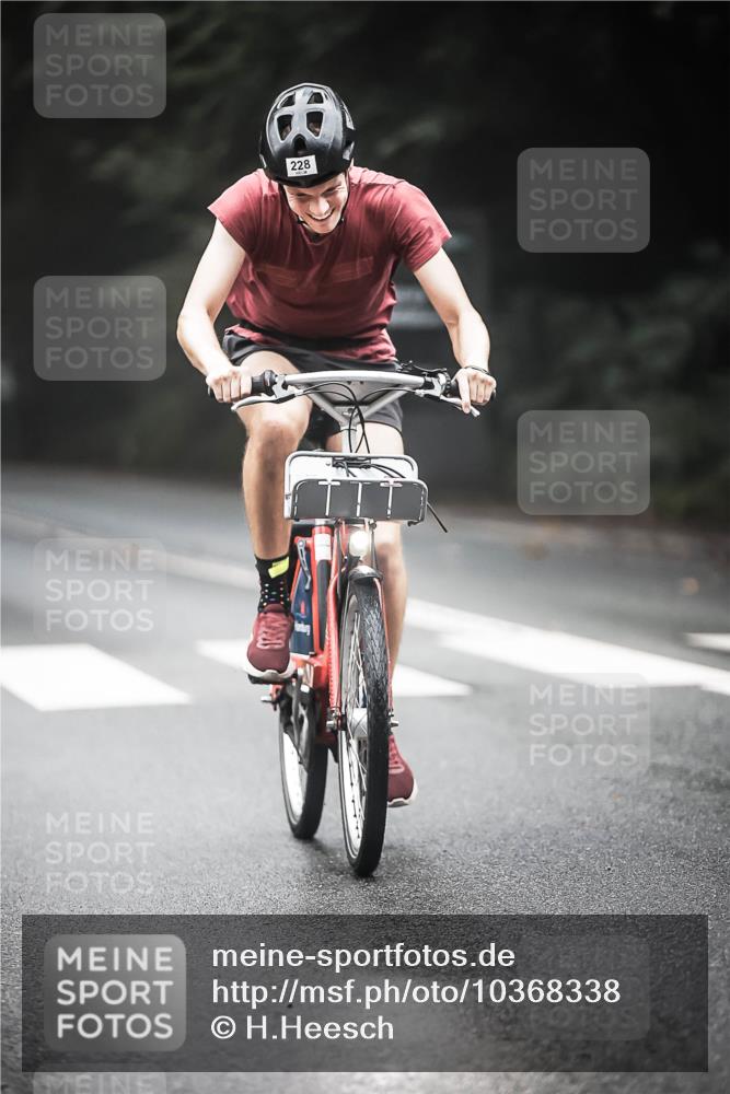 13.09.2026 - Stadtparktriathlon H.Heesch http://msf.ph/oto/10368338 13.09.2026 10:17:29 Radfahren 215, 228, 292, 317 meine-sportfotos.de