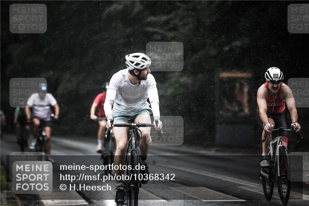 13.09.2026 - Stadtparktriathlon H.Heesch http://msf.ph/oto/10368342 13.09.2026 12:03:41 Radfahren 759, 887, 893, 914, 941, 996 meine-sportfotos.de