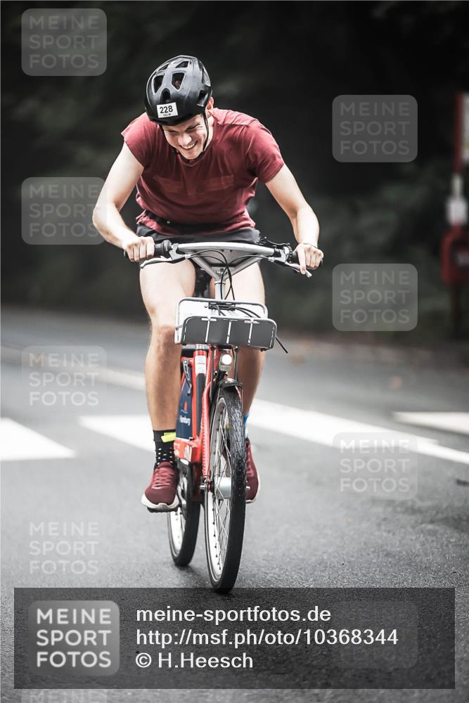 13.09.2026 - Stadtparktriathlon H.Heesch http://msf.ph/oto/10368344 13.09.2026 10:17:29 Radfahren 215, 228, 292, 317 meine-sportfotos.de