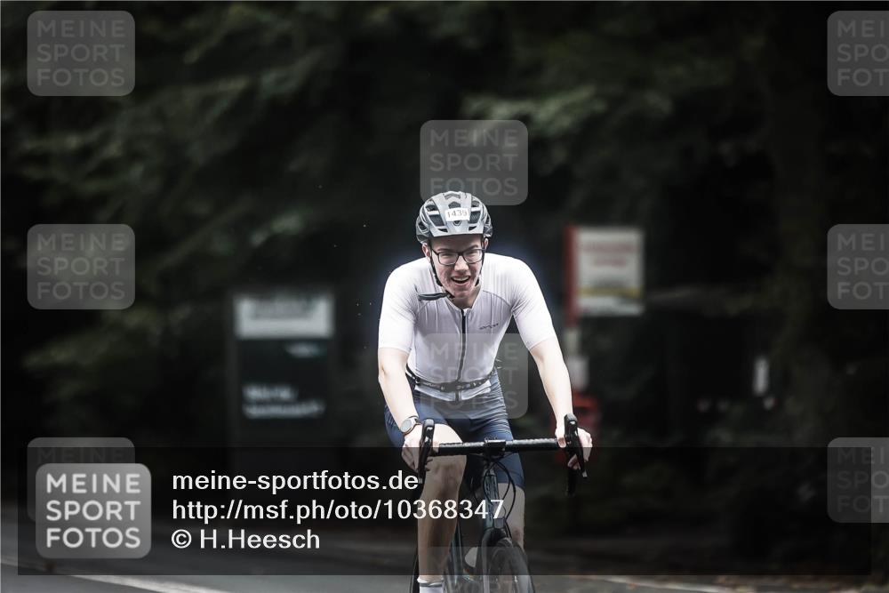 13.09.2026 - Stadtparktriathlon H.Heesch http://msf.ph/oto/10368347 13.09.2026 13:19:19 Radfahren 1388, 1439 meine-sportfotos.de