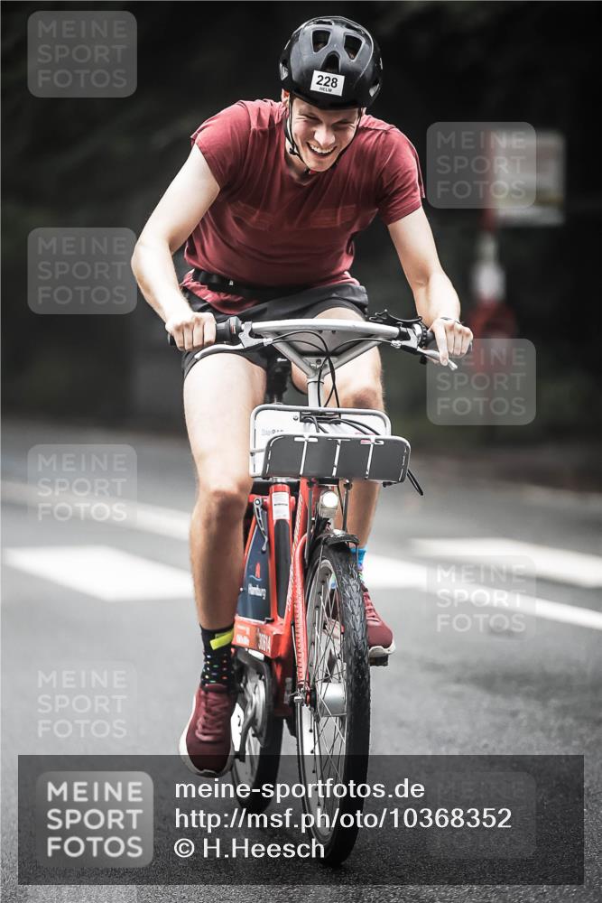 13.09.2026 - Stadtparktriathlon H.Heesch http://msf.ph/oto/10368352 13.09.2026 10:17:30 Radfahren 215, 228, 292, 317 meine-sportfotos.de